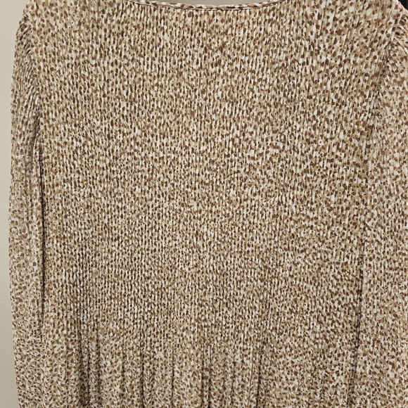 Daydreamer Mini V-neck Pleated dress - Picture 2 of 6